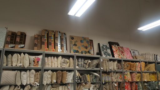 Home Goods Store «Tuesday Morning», reviews and photos, 2325 S Stemmons Fwy #103, Lewisville, TX 75067, USA
