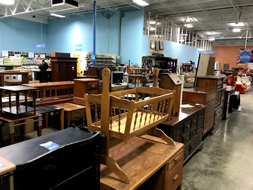 Thrift Store «St. Vincent de Paul Fenton Thrift Store», reviews and photos, 625 Gravois Rd, Fenton, MO 63026, USA