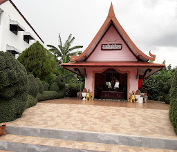 Chao Mae Bua Loi Mother Shrine photo
