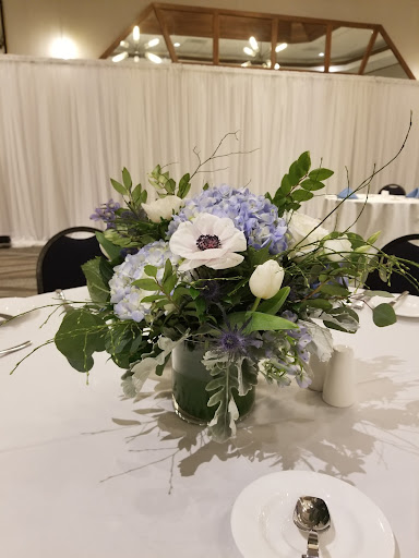 Florist «Village Flower Basket-Gardens», reviews and photos, 1090 River Rd, Granville, OH 43023, USA