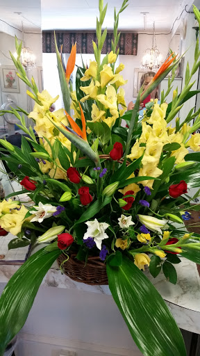Florist «Myers Florist/Emerald Gardens Flowers», reviews and photos, 2906 Hillsborough Rd, Durham, NC 27705, USA