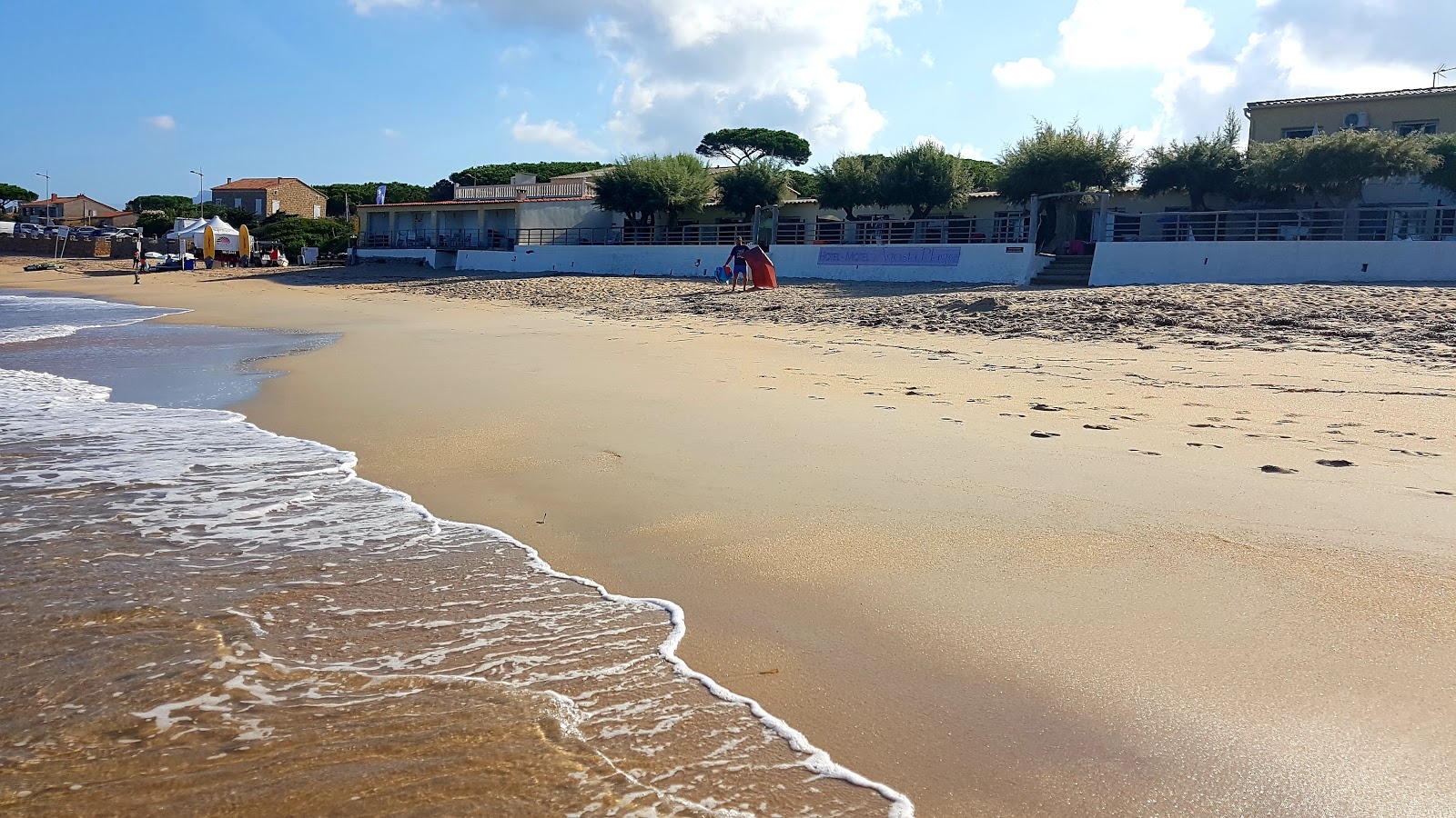 Foto di Agosta beach e il suo bellissimo paesaggio