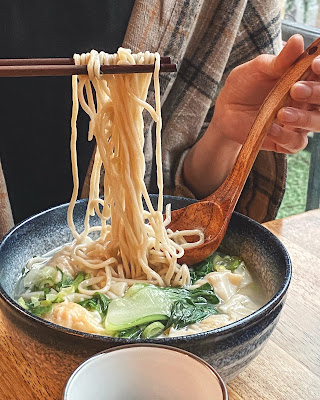 Yi Bowl Noodle 小黄碗羊汤馆 à Paris