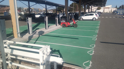 Borne de recharge de véhicules électriques Enerstock Charging Station Morières-lès-Avignon