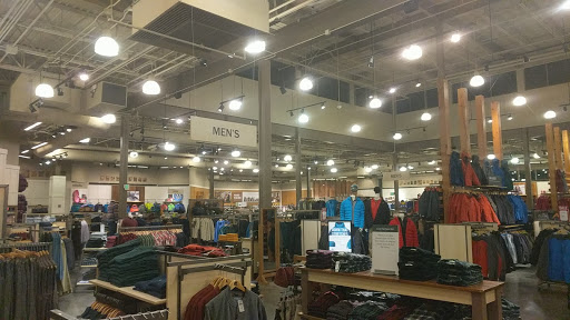 Clothing Store «L.L. Bean», reviews and photos, 1 Ridge Hill Boulevard, Yonkers, NY 10710, USA