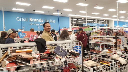 Clothing Store «Ross Dress for Less», reviews and photos, 10140 W McDowell Rd, Avondale, AZ 85392, USA