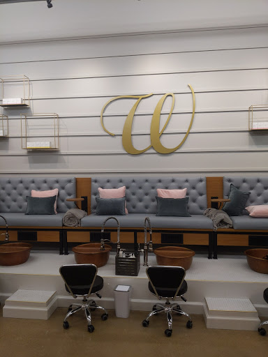 Shoe Store «DSW Designer Shoe Warehouse», reviews and photos, 6644 Loisdale Rd, Springfield, VA 22150, USA