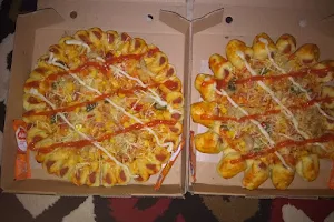 Dapur salima pizzas image