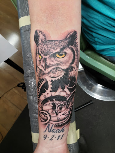 Tattoo Shop «Crimson Heart Designs Tattoo», reviews and photos, 162 13 1/2 - 14th Ave, Turtle Lake, WI 54889, USA