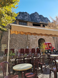 Atmosphère du Café Café Le Canigou à Villefranche-de-Conflent - n°4