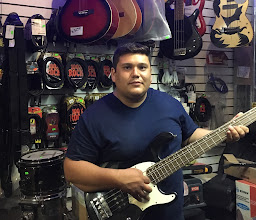 Ibiza Music Store Instrumentos Musicales. photo