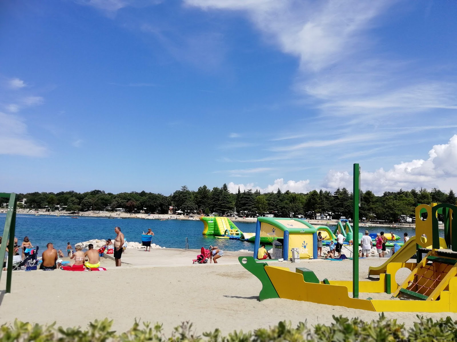 Valkanela beach'in fotoğrafı - tatil için iyi evcil hayvan dostu nokta
