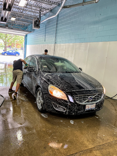 Car Wash «Ruby Hand Carwash», reviews and photos, 4334 N California Ave, Chicago, IL 60618, USA