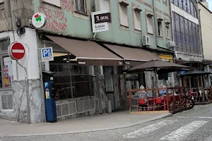 Almada Café image