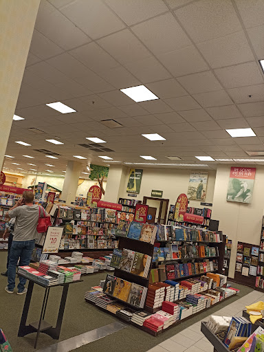 The Shops at Palm Desert image
