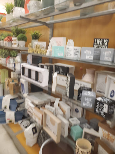 Department Store «T.J. Maxx», reviews and photos, 100 Mountaineer Dr, Stroudsburg, PA 18360, USA