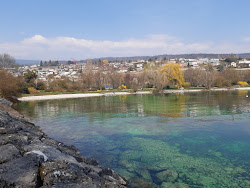 Plage d'Auvernier'in fotoğrafı - rahatlamayı sevenler arasında popüler bir yer