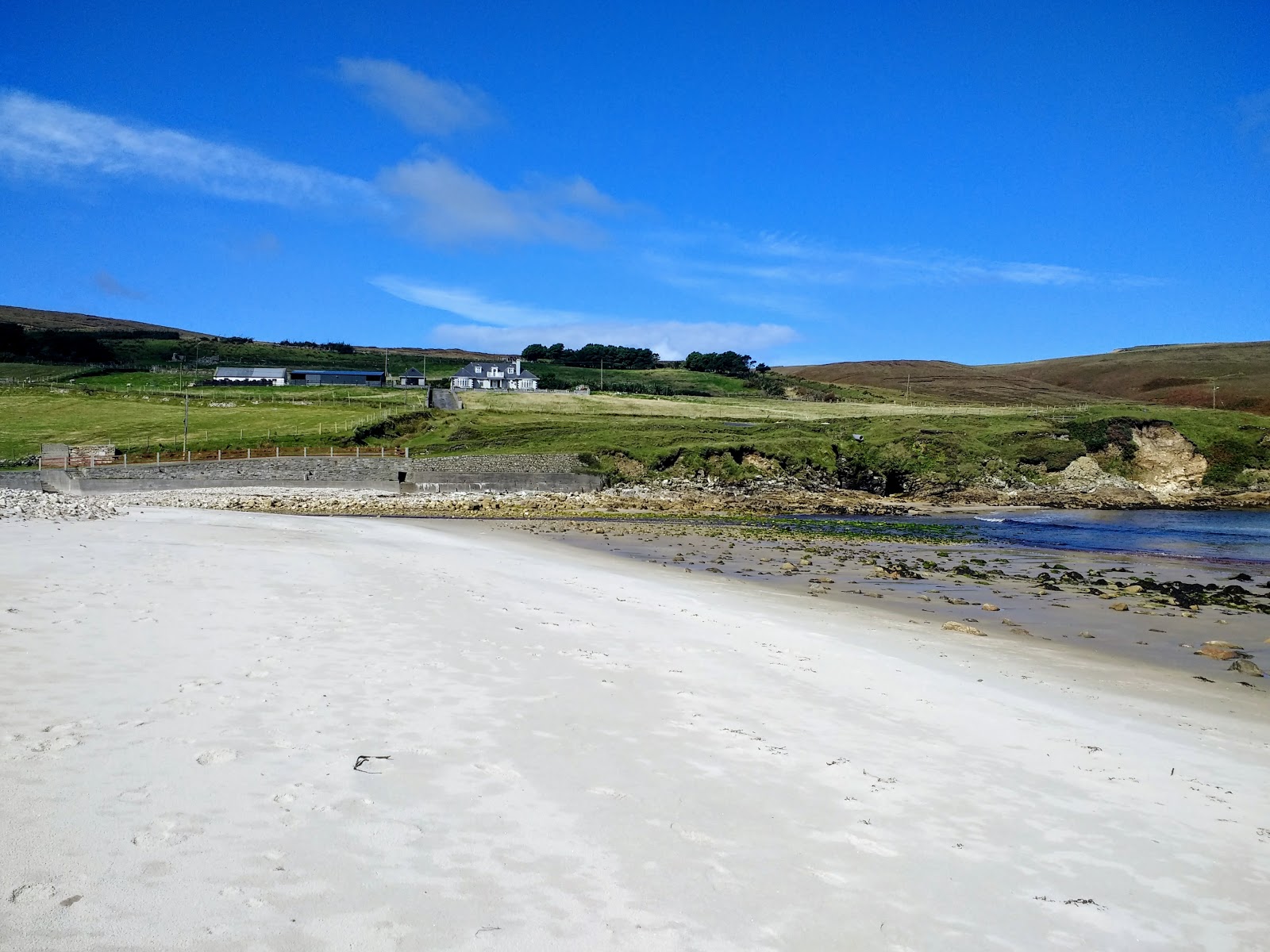 Foto van Portacloy Beach met hoog niveau van netheid