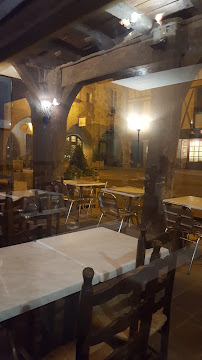 Atmosphère du Restaurant L' Auberge des Arcades à Castelnau-de-Montmiral - n°14