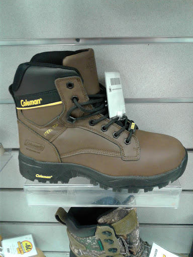 Sporting Goods Store «Big 5 Sporting Goods», reviews and photos, 4902 E Kings Canyon Rd, Fresno, CA 93727, USA