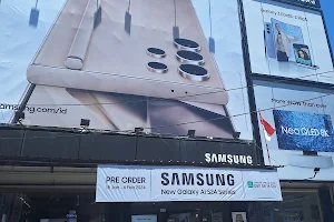 Samsung Experience Store Serang - MHI image