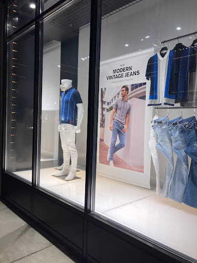 Clothing Store «Express», reviews and photos, 4090 The Strand E, Columbus, OH 43219, USA