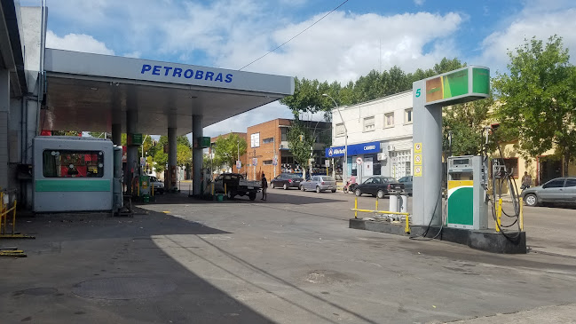 Opiniones de Petrobras 33 (Selynor SA) en Treinta y Tres - Gasolinera