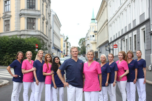 Tannlegene Iversen & Thomseth - Spesialistklinikk for periodonti as