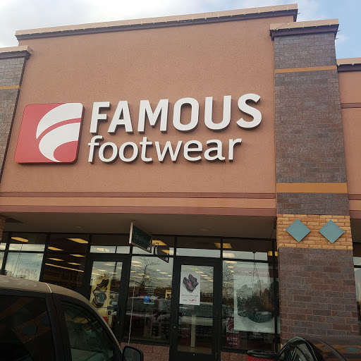 Famous Footwear, 947 Co Rd E East, Vadnais Heights, MN 55127, USA, 
