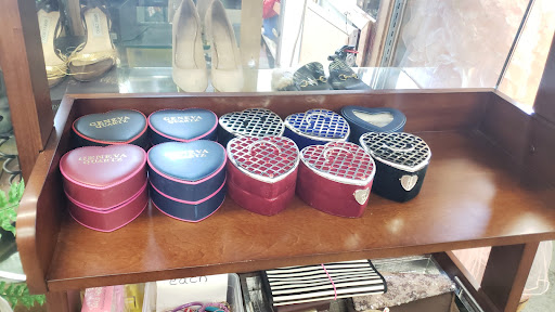 Thrift Store «Bnai Tzedukah Thrift Store», reviews and photos, 203 Sheridan Blvd, Inwood, NY 11096, USA