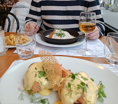 Papa Poule à Le Tréport