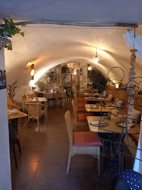 Atmosphère du Restaurant Au Fil de L Eau à Hyères - n°2