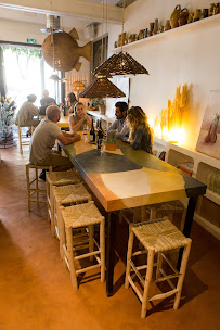 Atmosphère du Restaurant de tapas L'Abri - restaurant & chai de vinification à Marseille - n°10