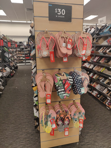 Department Store «Nordstrom Rack Sunset Valley Shopping Center», reviews and photos, 5601 Brodie Ln, Sunset Valley, TX 78745, USA