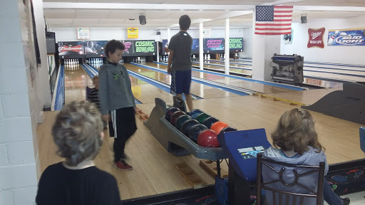 Bowling Alley «Anamosa Bowling Center Inc», reviews and photos, 117 N Ford St, Anamosa, IA 52205, USA