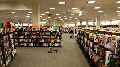Book Store «Barnes & Noble Booksellers The Parks at Arlington Mall», reviews and photos, 3881 S Cooper St #2027, Arlington, TX 76015, USA
