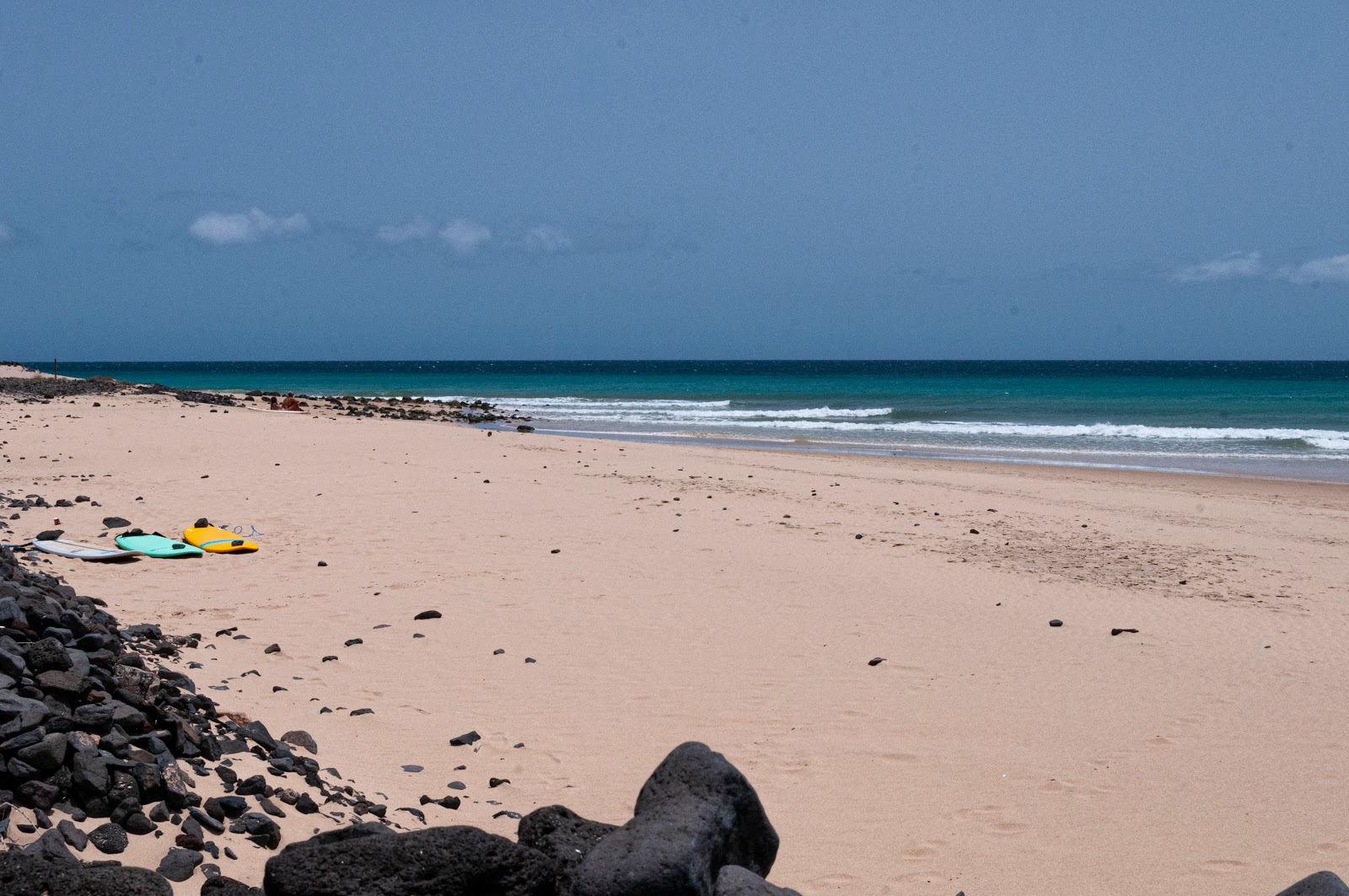 Playa de Esquinzo'in fotoğrafı - rahatlamayı sevenler arasında popüler bir yer