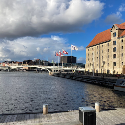 Kommentarer og anmeldelser af Nordatlantens Brygge