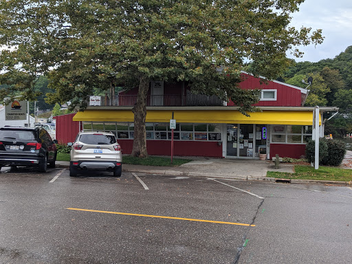 Convenience Store «River Market», reviews and photos, 650 Water St, Saugatuck, MI 49453, USA