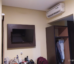 Adipura Hotel photo