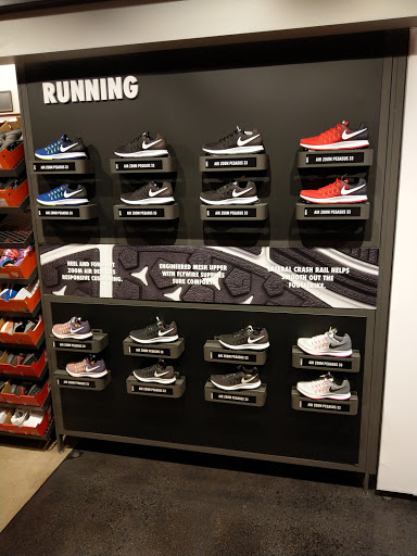 Clothing Store «Nike Factory Store», reviews and photos, 603 Stanley K Tanger Dr, Lancaster, PA 17602, USA