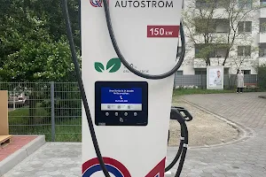 Q1 Tankstelle image