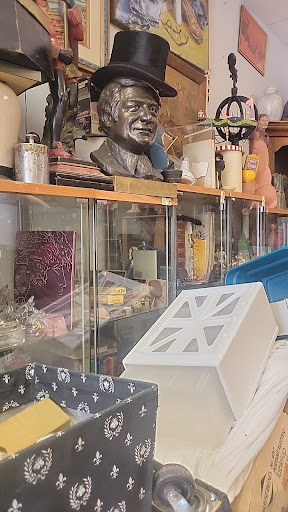 Antique Store «The Antique & Thrift Shop», reviews and photos, 100 Sunrise Hwy, Valley Stream, NY 11581, USA