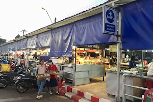 To Charoen Si Night Market. image