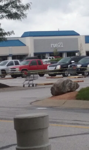 Shopping Mall «Southern Plaza Shopping Center», reviews and photos, 4200 S East St, Indianapolis, IN 46227, USA