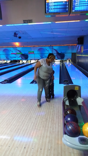 Bowling Alley «Cherry Hill Lanes», reviews and photos, 300 Inkster Rd, Dearborn Heights, MI 48127, USA