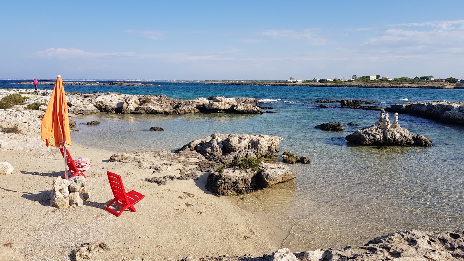 Fotografie cu Spiaggia del Frascone cu golfuri mici