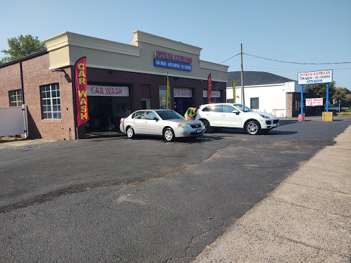 Pitkin Car Wash en East Hartford