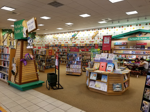 Book Store «Barnes & Noble Booksellers Boca Raton», reviews and photos, 1400 Glades Rd, Boca Raton, FL 33431, USA