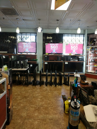 Pawn Shop «USA Pawn & Jewelry», reviews and photos, 8001 SE Powell Blvd, Portland, OR 97206, USA